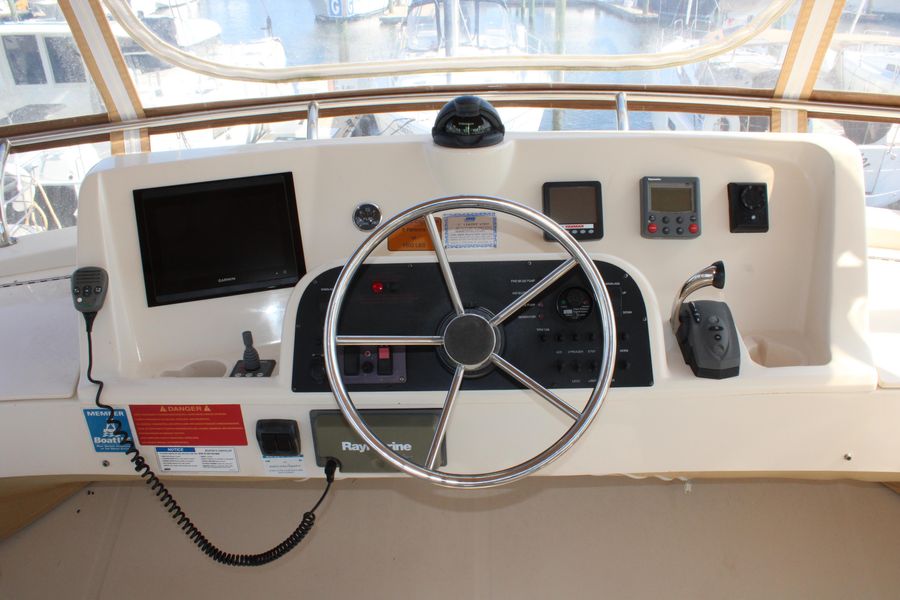 2008 Mainship 34 Trawler