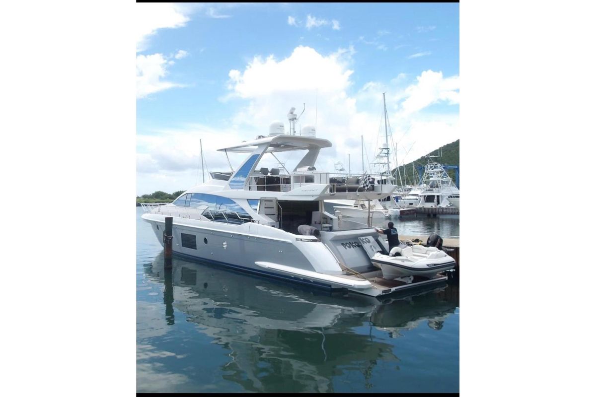 2017 Azimut 66 