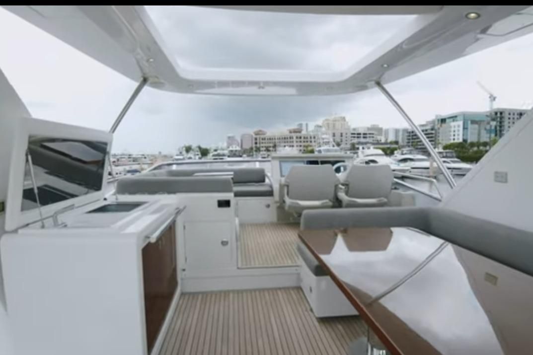 2017 Azimut 66 