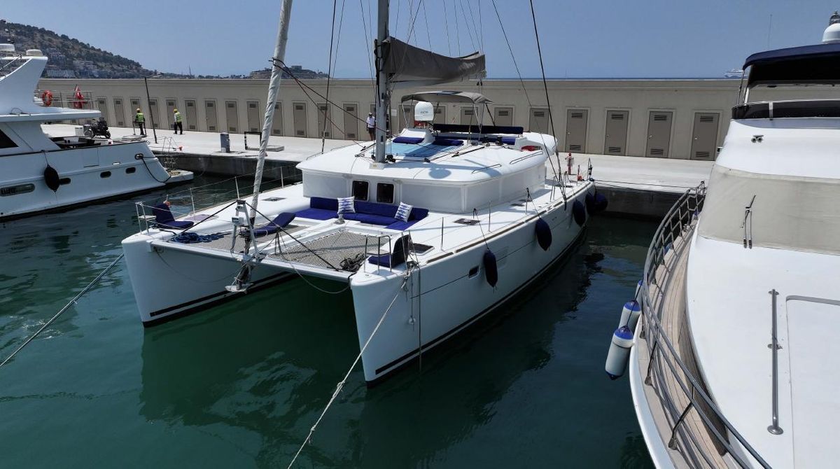 2013 Lagoon 45 