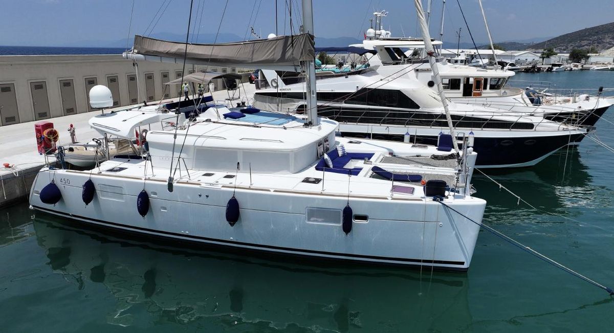 2013 Lagoon 45 