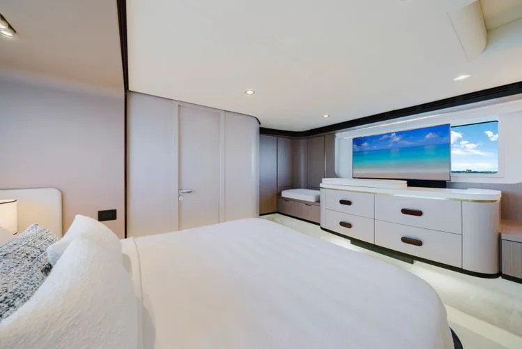 Our Trade Yacht Photos Pics 2023 Azimut 60 Fly - Image 29