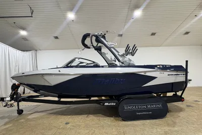 Malibu Wakesetter 23 LSV