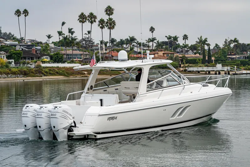 P A N D E M I C Yacht Photos Pics 