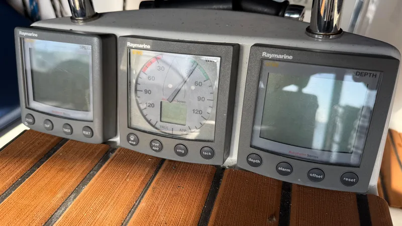  Yacht Photos Pics Raymarine navigation instruments on a 2004 Catalina 470 yacht dashboard.
