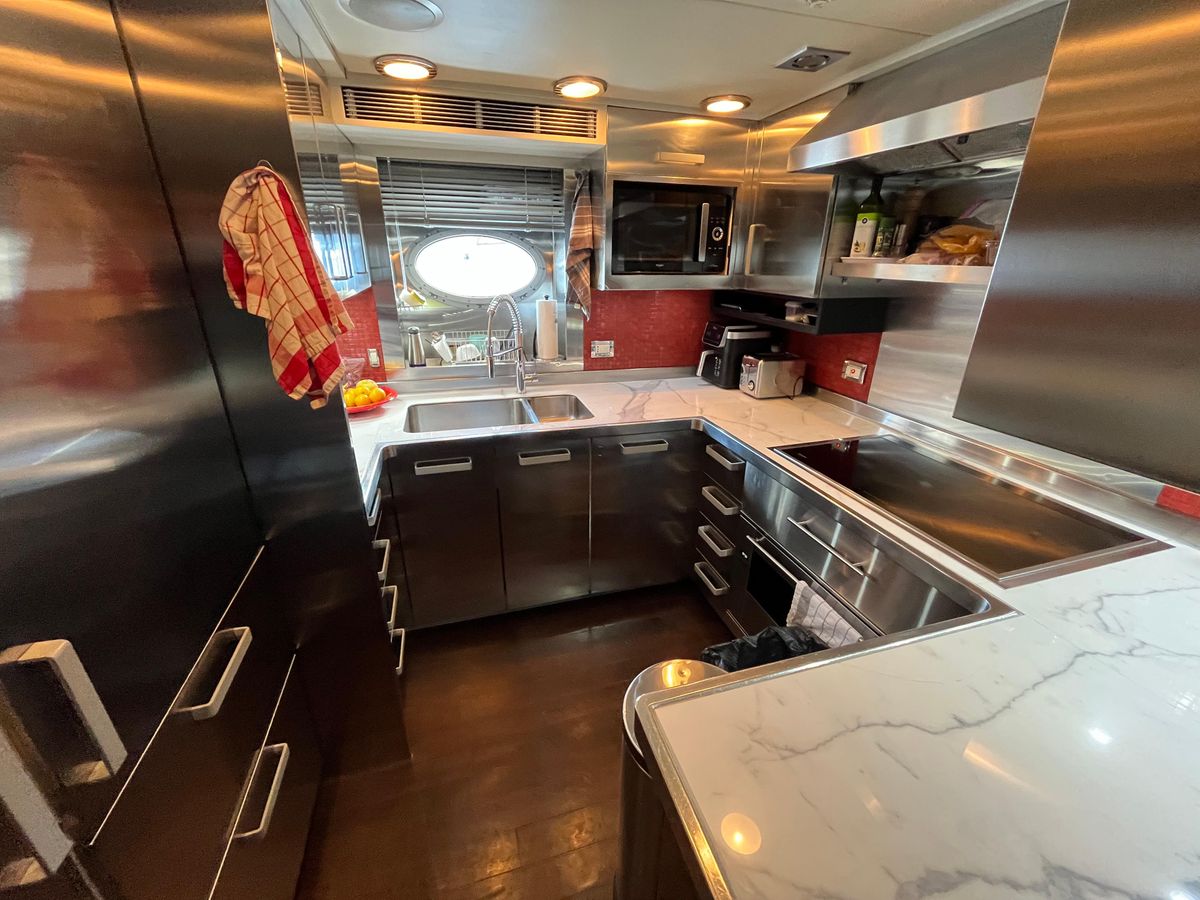 2008 Palmer Johnson 124 