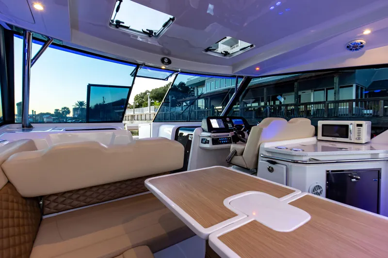 Katz Azz Yacht Photos Pics 2018 36 Aquila 36 Power Cat Katz Azz Salon