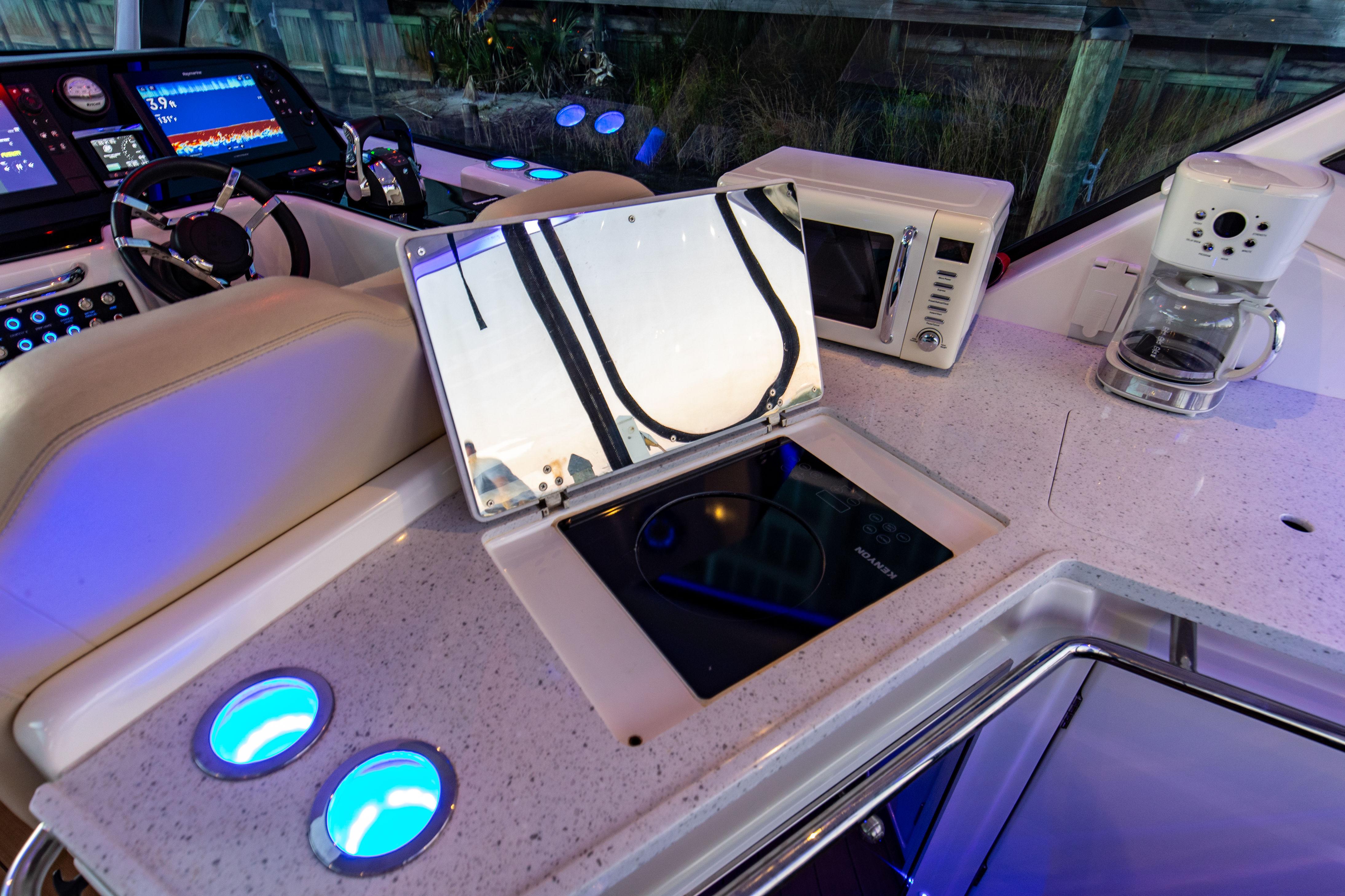 2018 36 Aquila 36 Power Cat Katz Azz Galley