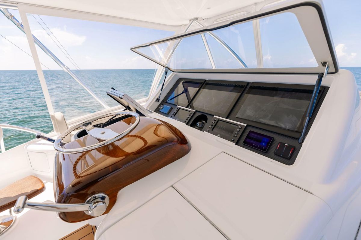 2018 Viking 62 