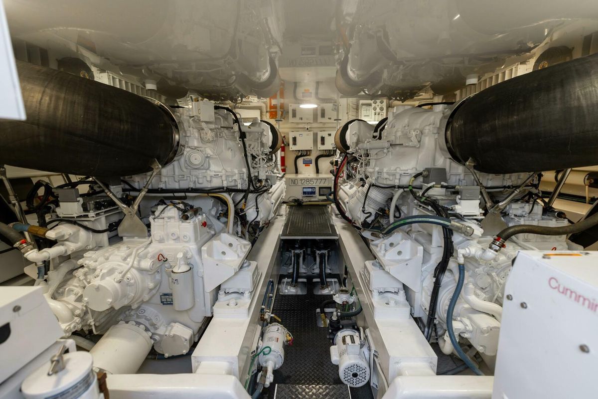2018 Viking 62 