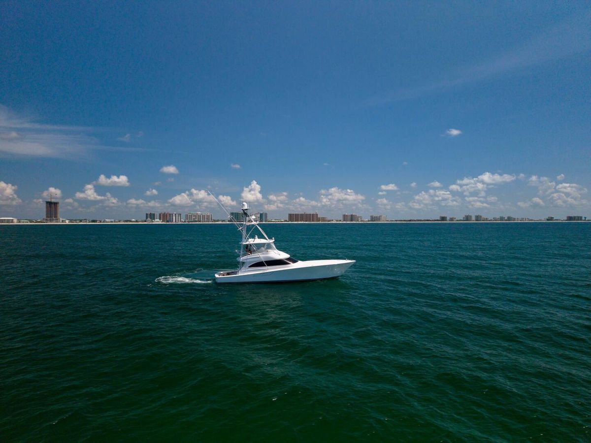 2018 Viking 62 