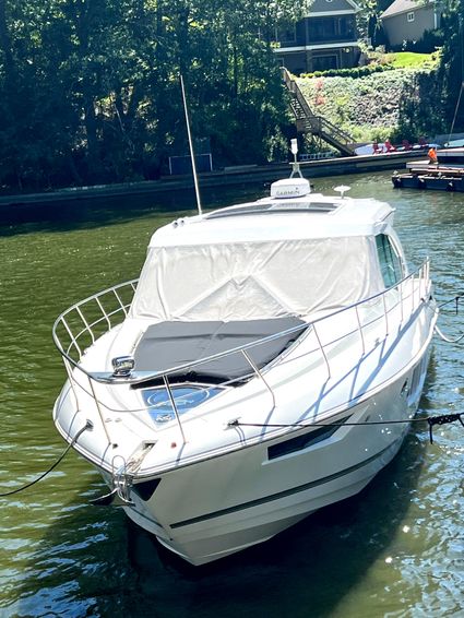 2015-45-cruisers-yachts-45-cantius