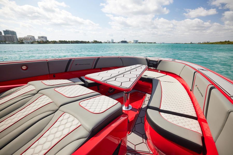 2022 Midnight Express 43' Solstice