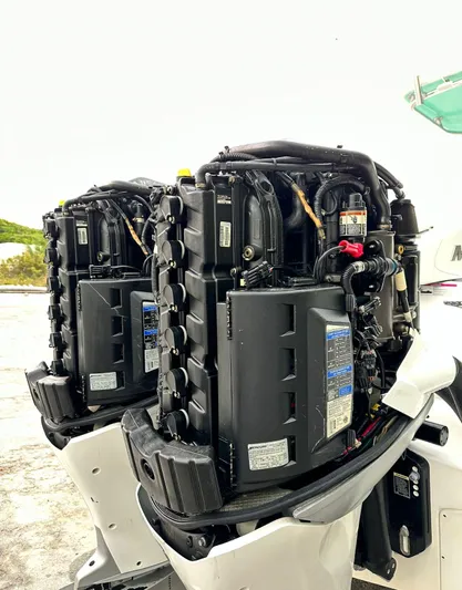  Yacht Photos Pics 2016 Contender 28 Sport boat engines, detailed view of dual outboard motors.