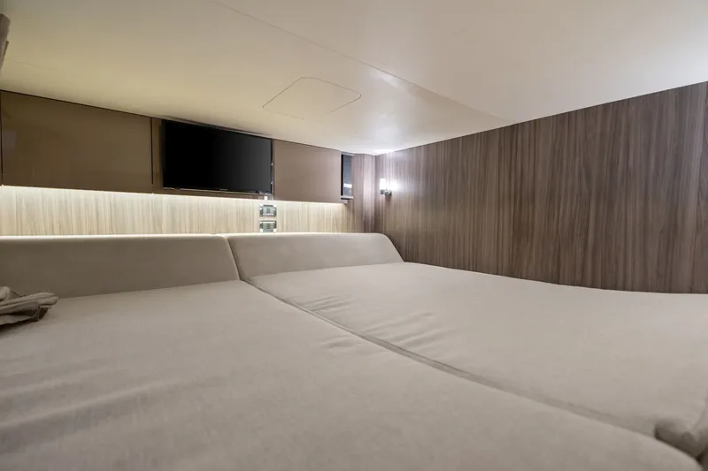  Yacht Photos Pics Luxurious cabin interior of 2020 Sea Ray 400 SLX Outboard with modern amenities.