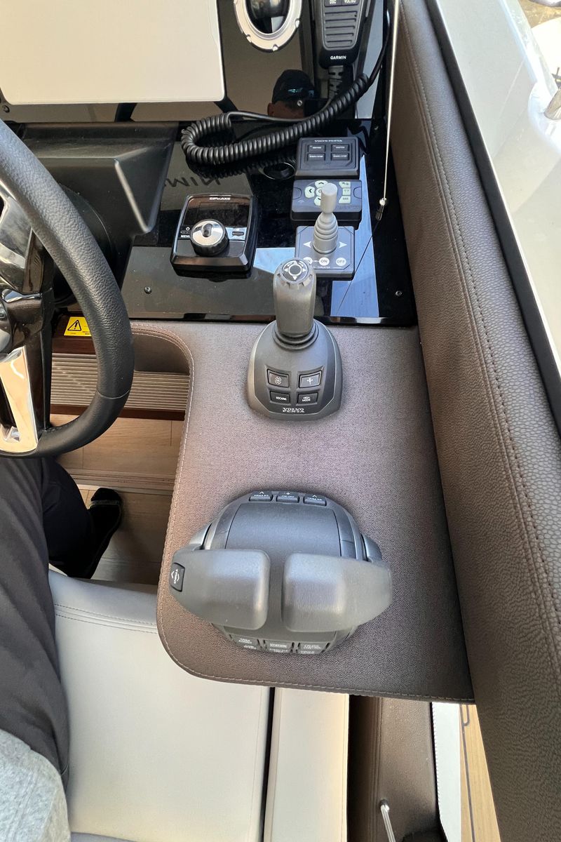 2023 Prestige 52 