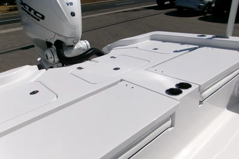  Yacht Photos Pics 2026 Sportsman Masters 267OE Bay Boat with powerful V8 engine, sleek white design.