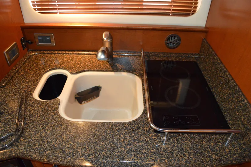 Boatox Yacht Photos Pics 