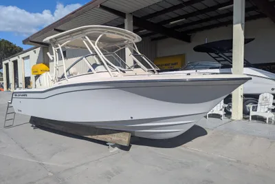 Grady-White Freedom 235