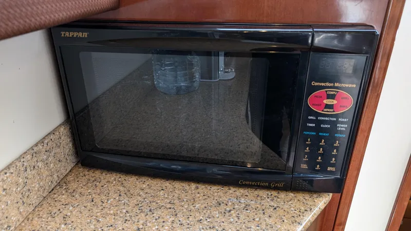  Yacht Photos Pics Tappan convection microwave on granite countertop in 2008 Meridian 341 Sedan.