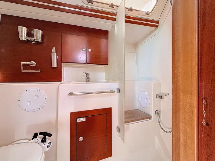  Yacht Photos Pics Hanse 400 2006