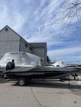 Tracker 195 TXW