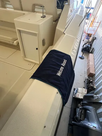  Yacht Photos Pics Gunnel with cover