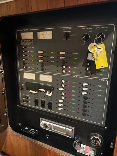  Yacht Photos Pics Breaker panel