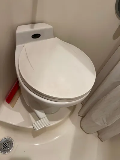  Yacht Photos Pics Vacuflush head