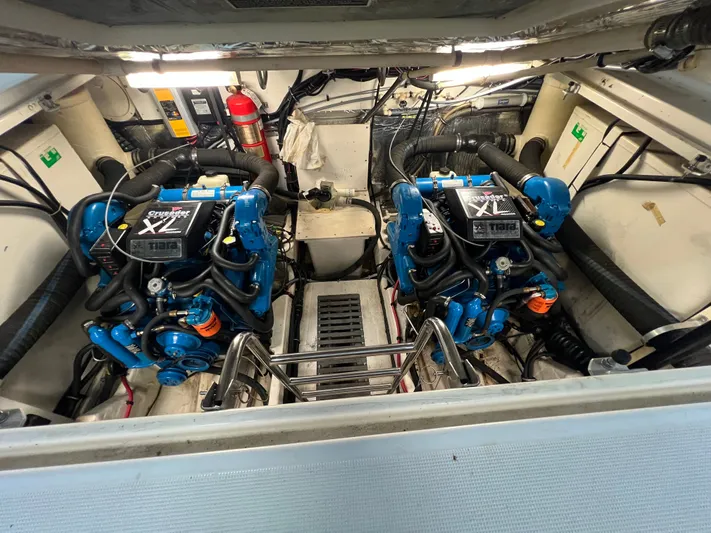  Yacht Photos Pics Engine room