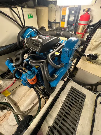  Yacht Photos Pics Engine room