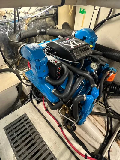  Yacht Photos Pics Engine room