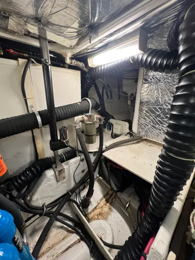  Yacht Photos Pics Engine room