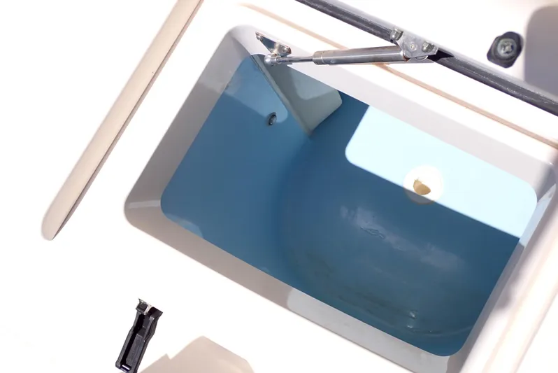  Yacht Photos Pics Livewell compartment on 2015 Grady-White Express 370 boat.