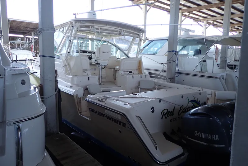  Yacht Photos Pics Berthed in fully covered slip