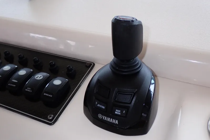 Yacht Photos Pics Yamaha joystick control on 2015 Grady-White Express 370 boat dashboard.