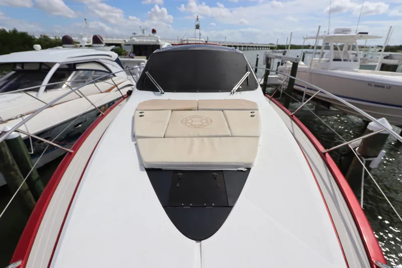  Yacht Photos Pics Azimut Nexus X47 2020 yacht docked, featuring sleek design and sunbathing area.