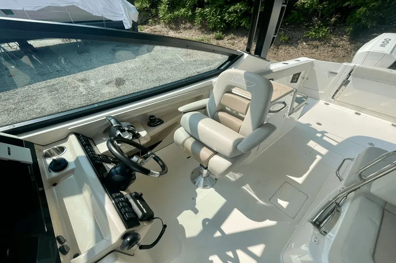  Yacht Photos Pics Interior of 2022 Boston Whaler 280 Vantage with helm station.