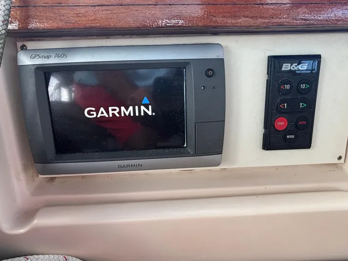 Andante Yacht Photos Pics Garmin GPS and B&G control panel on 1995 Island Packet 37 sailboat.