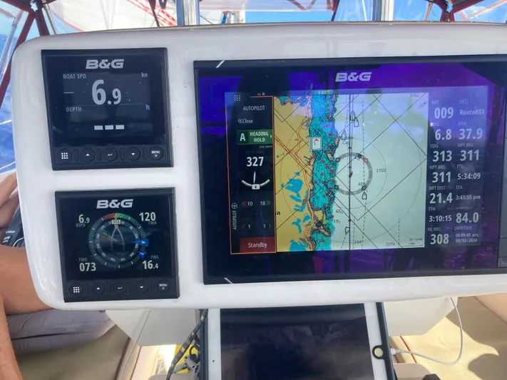 Andante Yacht Photos Pics B&G navigation system on 1995 Island Packet 37 sailboat, displaying speed and nautical charts.