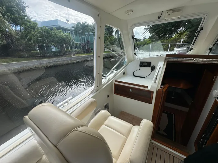 Joy! Yacht Photos Pics Passenger Seating