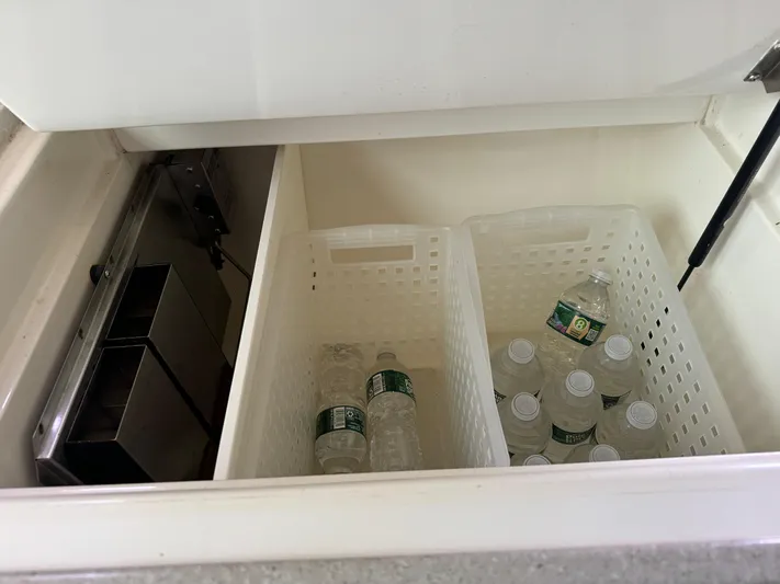 Joy! Yacht Photos Pics Refrigeration