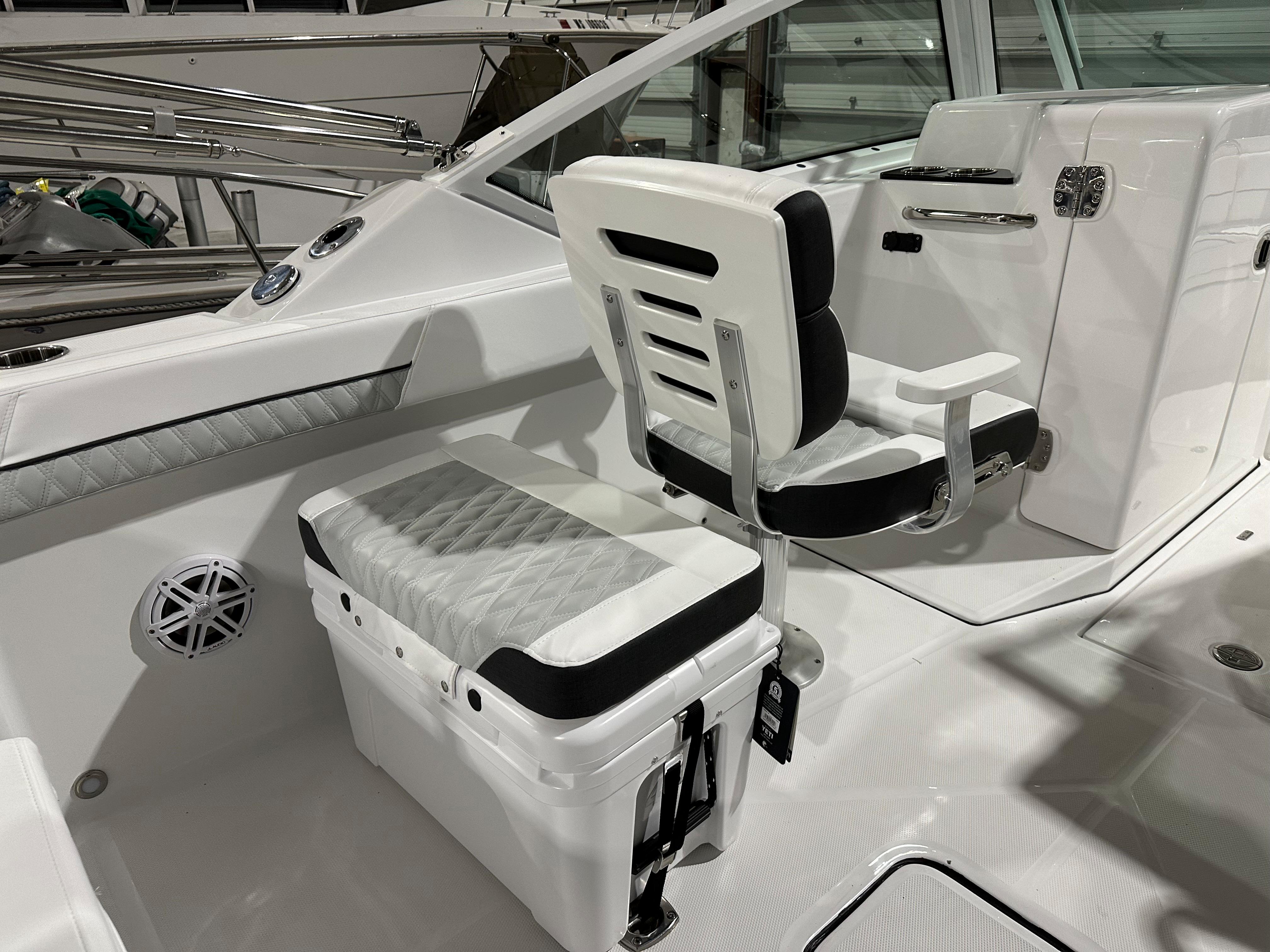 2023 Blackfin 232 DC Dual Console for sale - YachtWorld