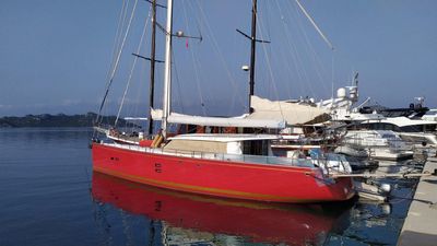 Yacht