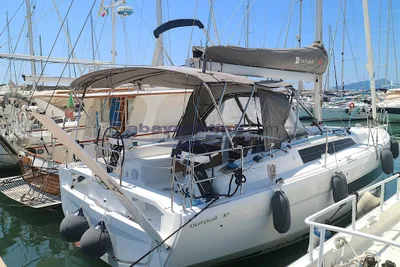2024 Dufour 37