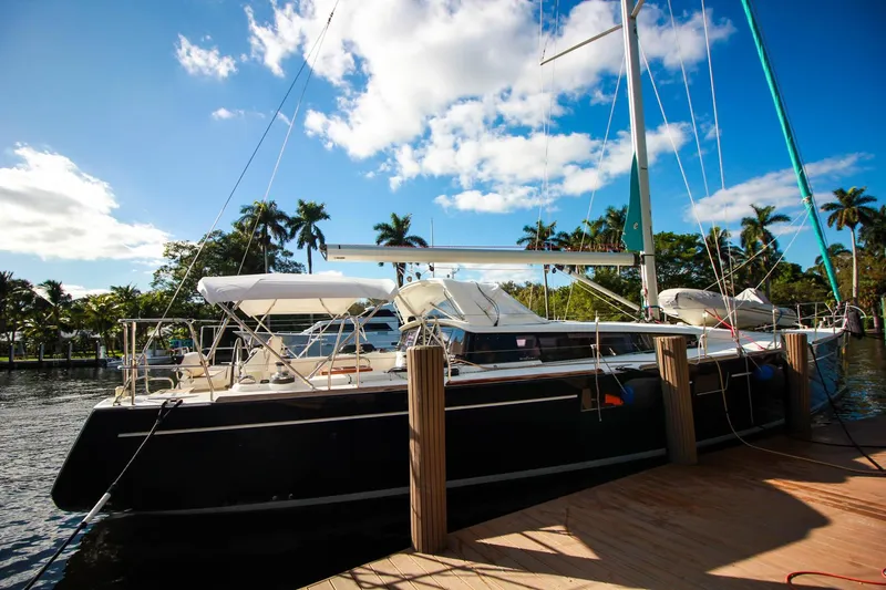 Oshun Yacht Photos Pics 