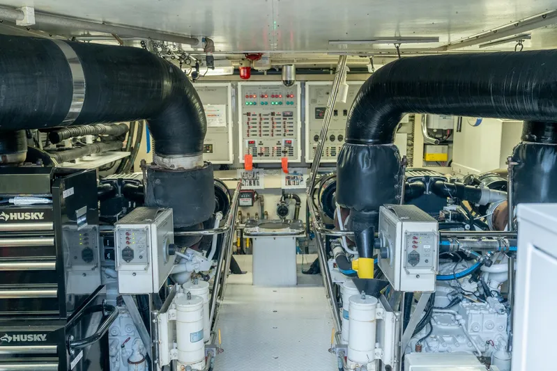 Ossum Dream Yacht Photos Pics Hargrave 96 Ossum Dream - Engine room