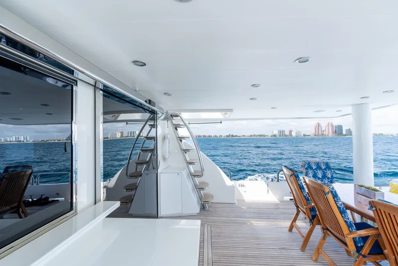 Ossum Dream Yacht Photos Pics Hargrave 96 Ossum Dream - Aft Deck