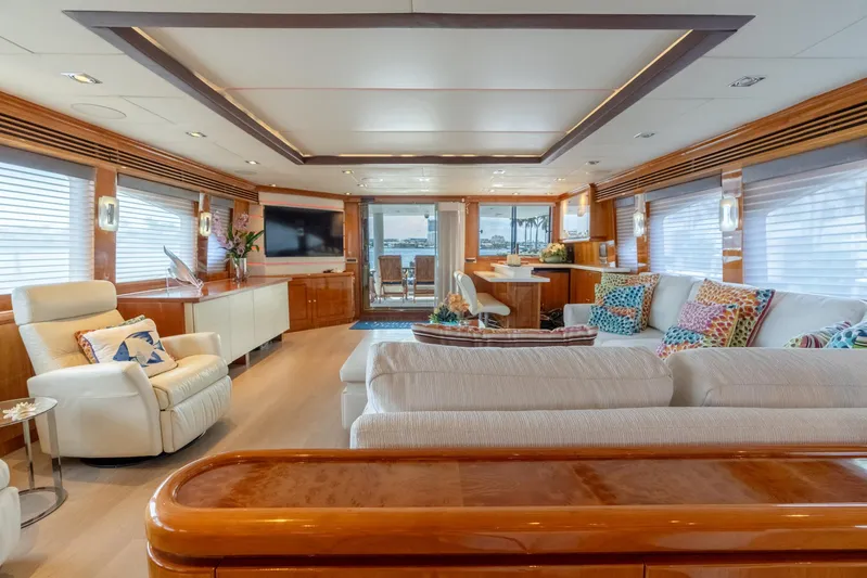 Ossum Dream Yacht Photos Pics Hargrave 96 Ossum Dream - Salon