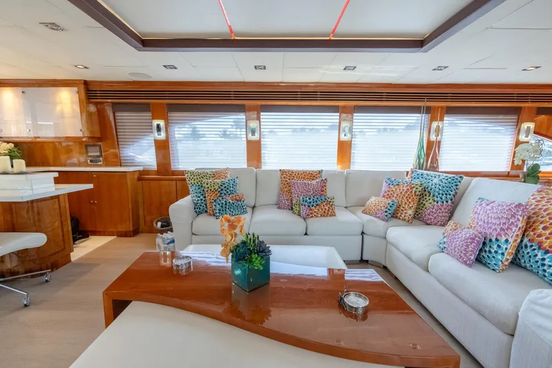 Ossum Dream Yacht Photos Pics Hargrave 96 Ossum Dream - Salon